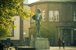Court of Honor at KIT South Campus with the bronze statue of Pallas Athene; © KIT