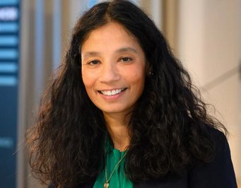 Asifa Akhtar beim Max Planck Schools Day 2022 in Berlin, den sie als Vizepräsidentin der Max-Planck-Gesellschaft eröffnete MPG-Vizepräsidentin Asifa Akhtar beim Max Planck Schools Day 2022 in Berlin