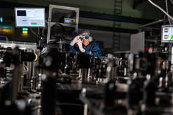 State-of-the-art research infrastructure is available to our PhD candidates, such as here at the LMU Centre for Advanced Photonics - one of the many partner institutions of MPS Photonics - in the context of their doctoral studies.
