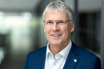 In den Anfängen mit dabei: Holger Hanselka gehörte als ehemaliger KIT-Präsident zu denjenigen, die das Schools-Programm von der Idee bis zur erfolreichen Umsetzung begleitet haben.  Holger Hanselka, Präsident der Fraunhofer-Gesellschaft