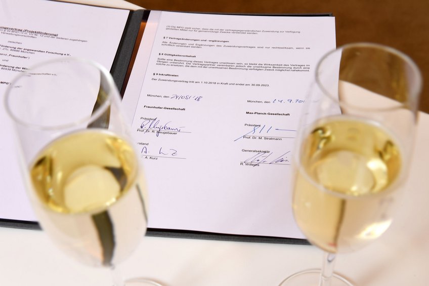 Fraunhofer und Max-Planck stärken neue Form der Graduiertenförderung Fraunhofer und Max-Planck stärken neue Form der Graduiertenförderung